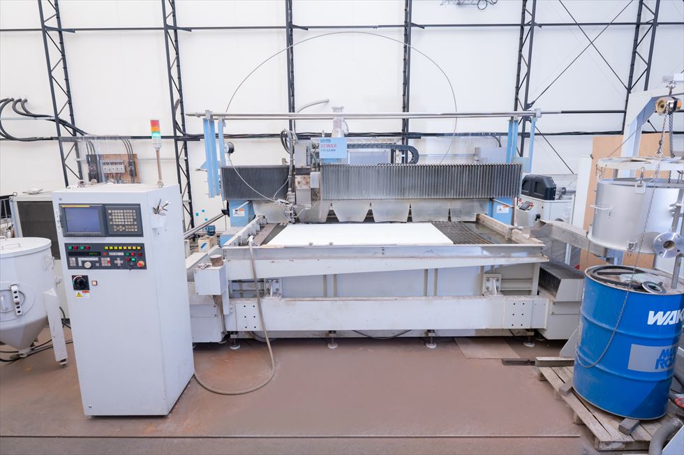 インスメタルの設備