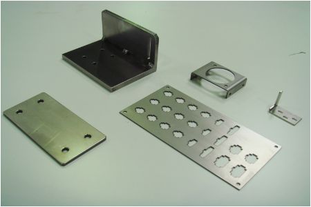 栄工業の板金加工事例02